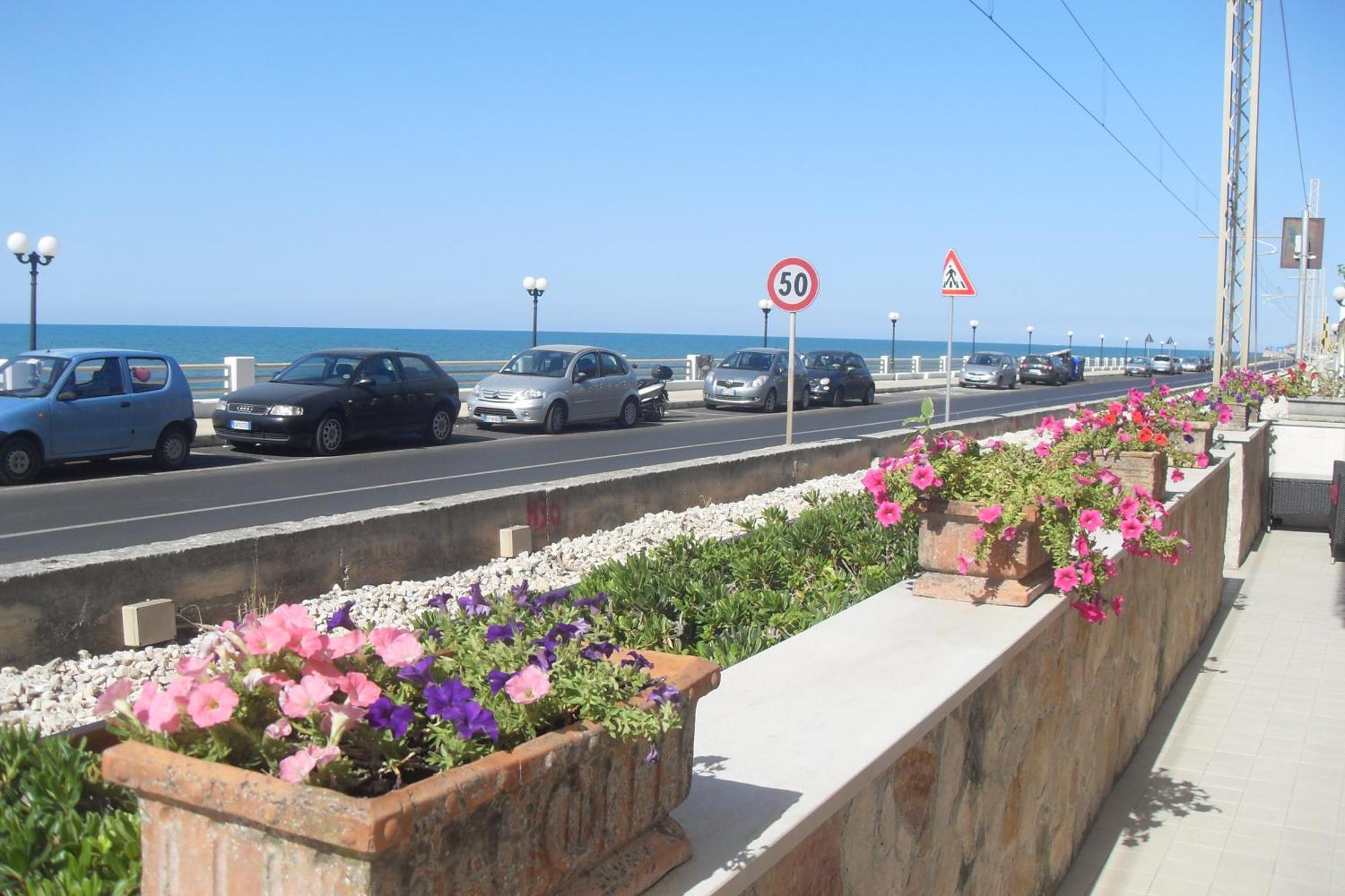 Hotel Villa A Mare Rodi Garganico Εξωτερικό φωτογραφία